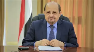 دبلوماسي يمني يدعو كافة القوى السياسية في بلاده للتمسك بخيار الدولة الاتحادية