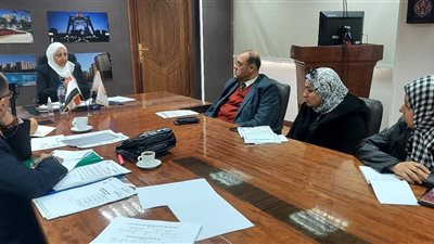 نائب محافظ القاهرة تتابع موقف تقنين الأوضاع بشق الثعبان