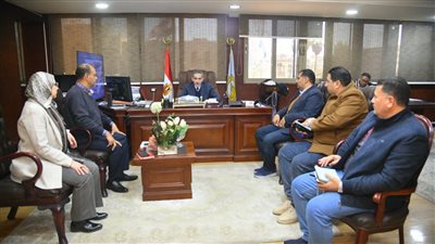 محافظ الغربية يناقش الموقف التنفيذي للمشروعات بمركز طنطا