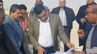 مسئول الإسكان يتفقدون مشروعات المرافق الجاري تنفيذها بمدينة المنيا الجديدة