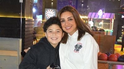 أنغام تستكمل مسيرة الأم مع ابن شقيقتها.. صور