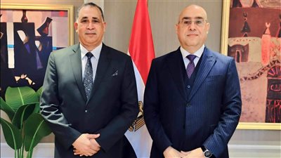 وزير الإسكان يبحث المشاكل الخاصة بالأراضي والنوادي الاجتماعية  لنقابة المحامين بالمدن الجديدة