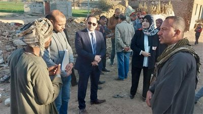 النيابة الإدارية تعاين عقار بني محمديات المنهار بأسيوط