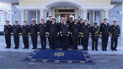 قائد القوات البحرية يلتقى نظيره لجنوب أفريقيا  