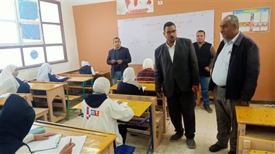مدير تعليم قوص يتفقد لجان الشهادة الإعدادية بجراجوس ونجع اليمنى