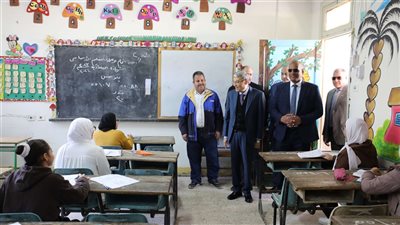 محافظ المنيا يتفقد لجان امتحانات الشهادة الإعدادية 