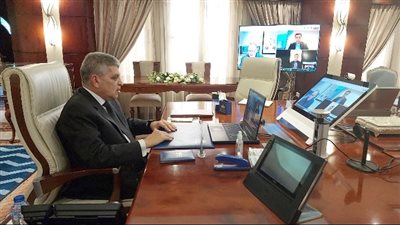 قناة السويس تبحث مع ميرسيك العالمية الوضع بالبحر الأحمر 