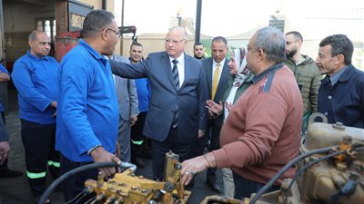 محافظ القاهرة: هيئة النظافة حققت الاكتفاء الذاتى 