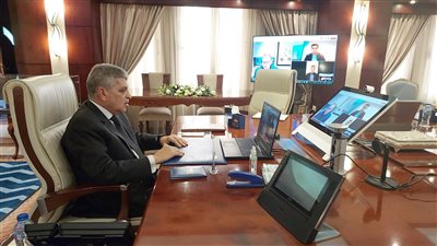 الفريق أسامة ربيع يبحث مع مجموعة ميرسك العالمية التعاون المستقبلي وسياسات الإبحار