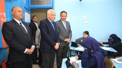 محافظ الجيزة يتفقد سير امتحانات الشهادة الإعدادية بمدارس العجوزة والعمرانية 