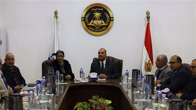 رئيس جامعة العريش يتابع تجهيزات افتتاح مركز إبداع مصر