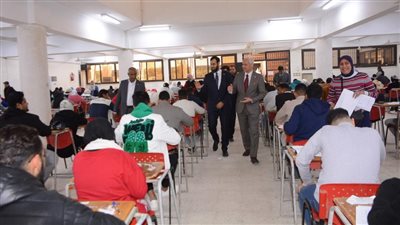 الملحق الثقافي للكويت يتفقد امتحانات نهاية الفصل الدراسي الأول بجامعة أسيوط