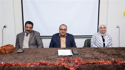 مستشفى الأمراض العصبية بجامعة أسيوط تنظم حفلا لتكريم القيادات والعاملين المثاليين 