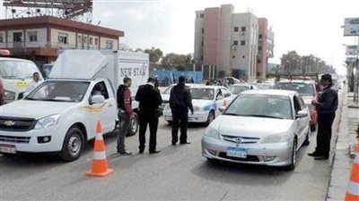 سحب 1624 رخصة مركبات لعدم تركيب الملصق الإلكتروني