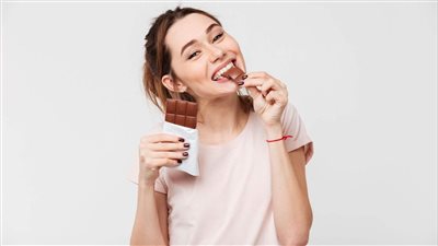 طريقة بسيطة لتمييز الشوكولاتة الحقيقية عن الزائفة