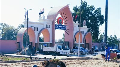 هيئة فولبرايت تقترح مشروعًا لتحسين مهارات التواصل بجامعة جنوب الوادي 