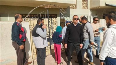 تنفيذ 29 قرار غلق وتشميع لمحال تجارية مخالفة بالعاشر من رمضان