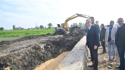 محافظ الغربية يتابع مشروعات الرصف والتطوير بطنطا في جولته المسائية