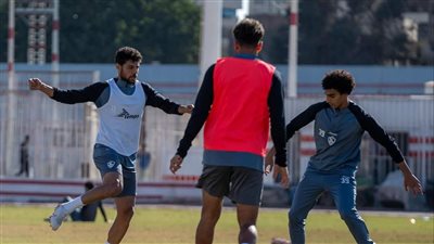 فقره فنيه متنوعه للاعبى الزمالك فى مران ملعب الشهامه 