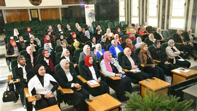 محافظ الغربية يتابع فعاليات الدفعة الثانية من برنامج المرأة تقود