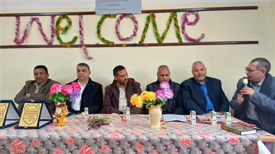 الحرية تكرم شعبان لبلوغه السن القانوني للتقاعد الي المعاش 