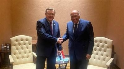 وزير الخارجية يعقد لقاءً ثنائيًا مع نظيره البيلاروسي