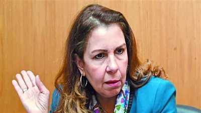   نيفين مسعد تحذر من استسهال حصول الجيل الجديد على معلوماته من السوشيال