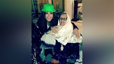 لطيفة ترثي والدتها الراحلة برسالة مؤثرة 