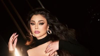 هيفاء وهبي بفستان كريستالي وقبعة خيالية تثير الضجة (صور)