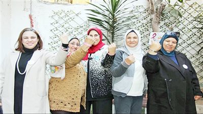 بالألم المكتوم والقلوب الصابرة يواجهن السرطان