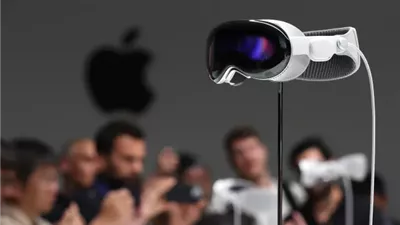 Apple Vision Pro لن تصل إلى YouTube وSpotify 