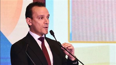 مساعد وزير الإسكان يشارك في إعداد قواعد إرشادية لإقامة المدن الذكية