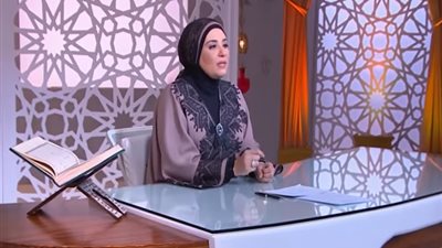 نادية عمارة: 