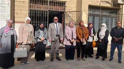 نائب رئيس جامعة الأزهر يتفقد لجان الامتحانات ويفتتح معرضًا خيريًّا بكلية التربية