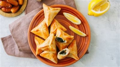  فطائر السبانخ بالجبنة 