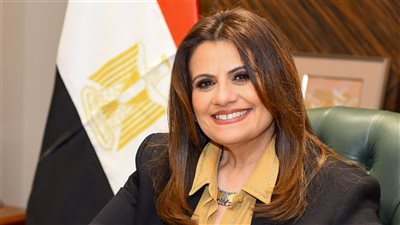 المصريون بالخارج يقترحون السماح بإضافة إمكانية شراء السيارة من الوكلاء بالسوق المحلي.. والهجرة تجيب