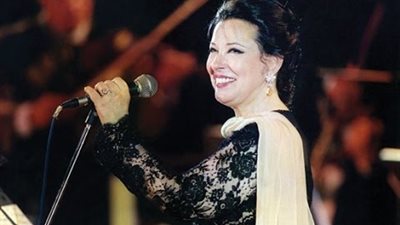 نجاة الصغيرة تسحر العالم بجمالها في أول ظهور بعد اختفاء 20 عامًا بحفل joy awards  (شاهد)