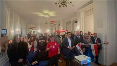 الجالية المصرية بلندن تقف خلف منتخب مصر لكرة القدم 