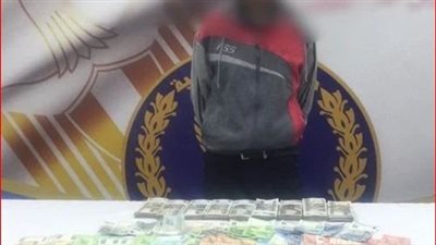 الأمن يوقع عدد من تجار النقد الأجنبي بالمحافظات