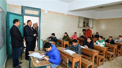 محافظ الدقهلية يتفقد سير امتحانات الشهادة الاعدادية