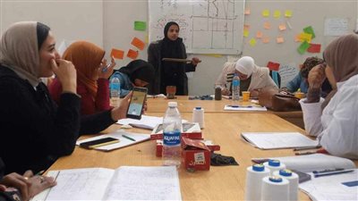 وزارة العمل تتابع برامج التدريب المهني للفتيات على مهن يحتاجها سوق العمل بالأقصر