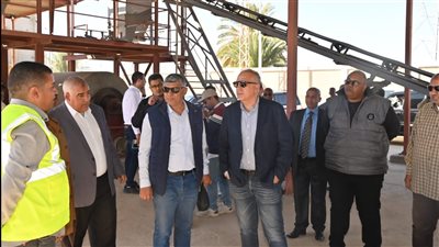  وزير الري يتفقد المعامل المركزية وورش المعدات التابعة  السد العالى وخزان أسوان