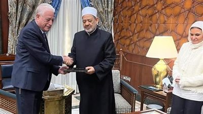 محافظ جنوب سيناء يلتقي بفضيلة الإمام الأكبر بمشيخة الأزهر الشريف