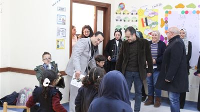 مدرسة النيل الدولية فرع أسيوط الجديدة تحتفي بأسرة الشهيد النقيب مصطفي عثمان