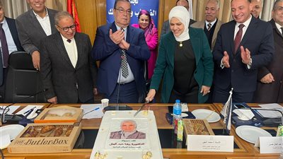 رشا عبدالعال تتعهد بتذليل العقبات الضريبية أمام اتحاد الصناعات 