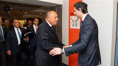 وزير الخارجية يلتقي المفوض الأوروبي للمناخ