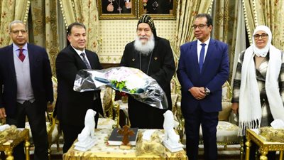  وفد جامعة جنوب الوادي يزور مطرانية قنـا للتهنئة بالأعياد 