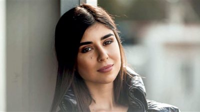 شرطة الموضة: إطلالة زينة مكي في JoyAwards  