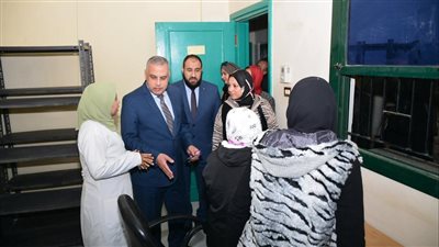 محافظ سوهاج يتفقد مشروعات 