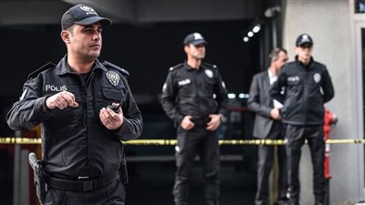 شرطة إسطنبول تبحث عن رجل طعن 11 شخصا دون سبب